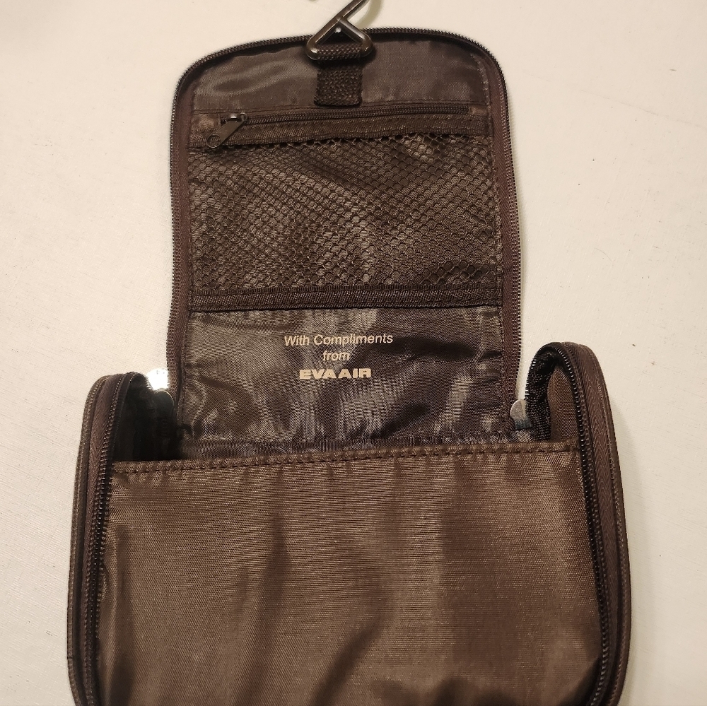 Bulgari Parfums for Eva Air Dark Brown Toiletry Bag EUC 7" X 5.5" X 3" - Picture 8 of 9